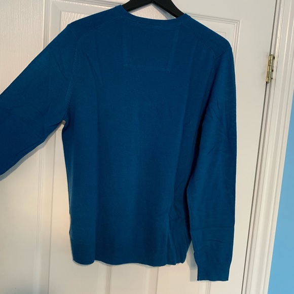 Calvin Klein Sweater - Picture 6 of 6